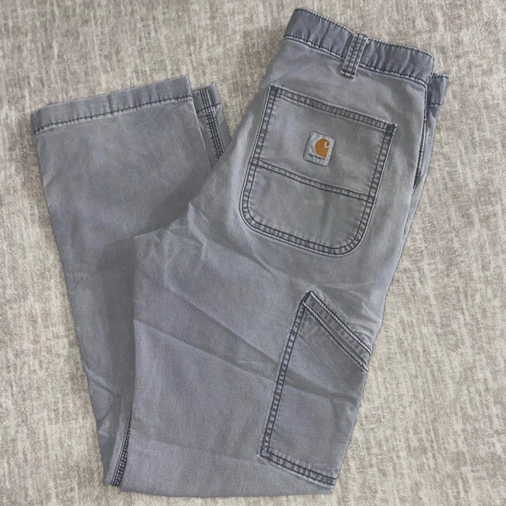 33/32 relaxed fit carhartt cargo pants